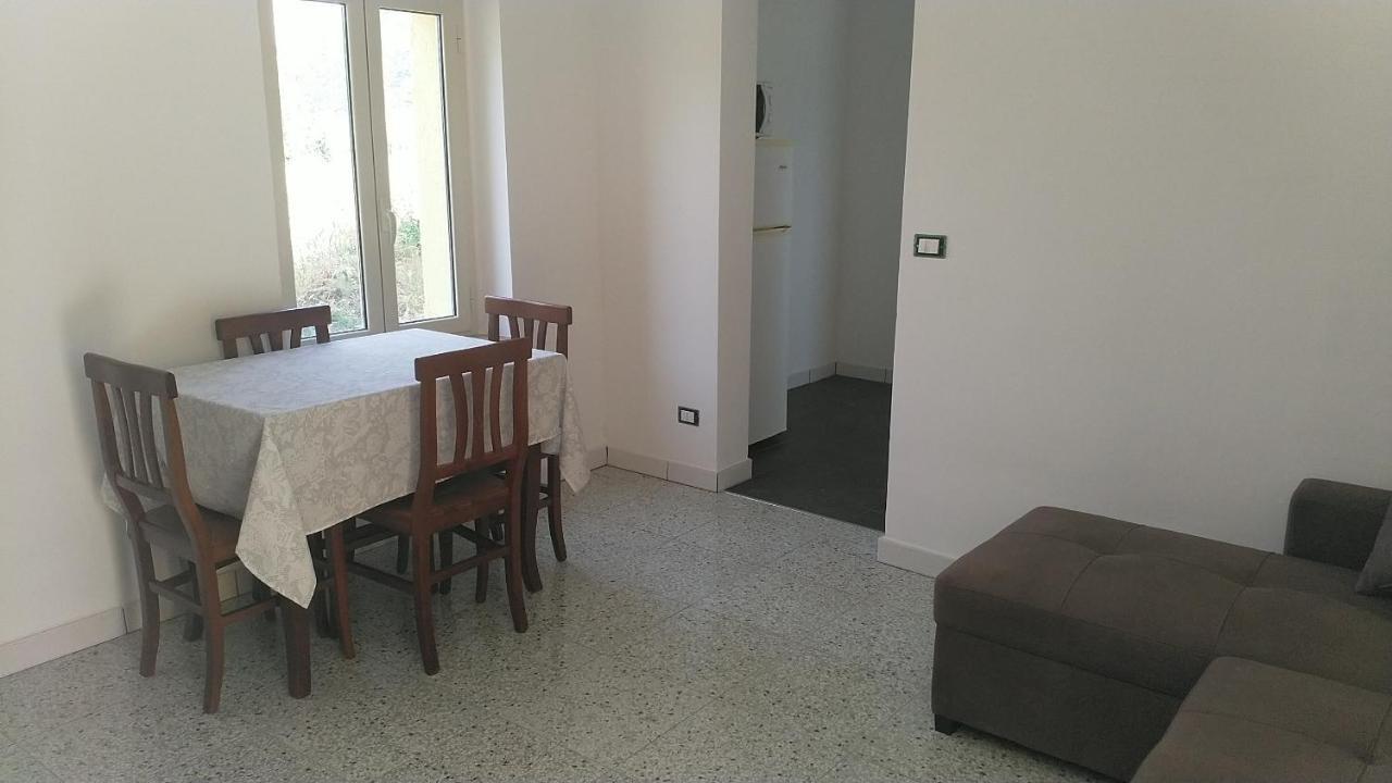 Lake Retreat - Maiella Apartment - Beautiful Lake And Mountain Views Casoli  Exterior photo